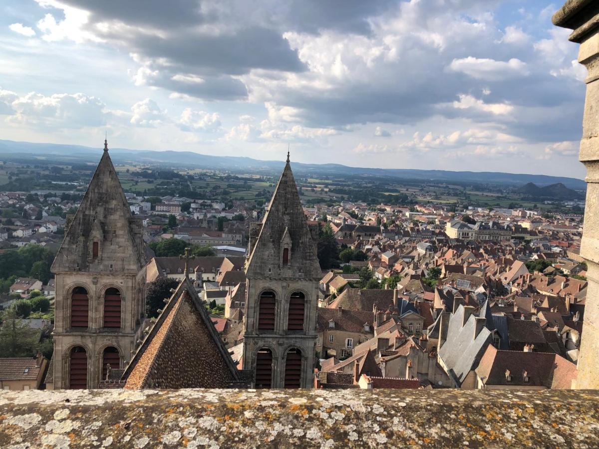 LE CHAPITRE - Agréable maison de ville Autun Extérieur photo