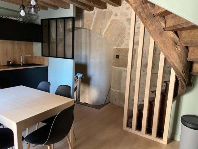 LE CHAPITRE - Agréable maison de ville Autun Extérieur photo